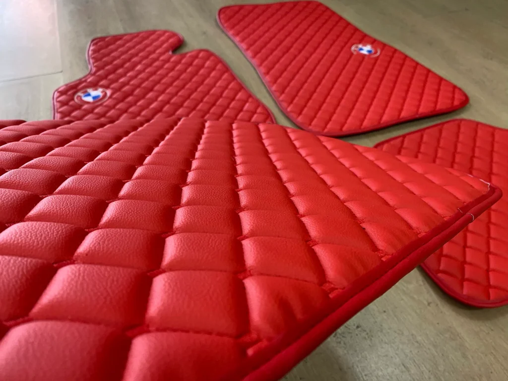 3D Logolu Deri Paspas -Kırmızı Renk